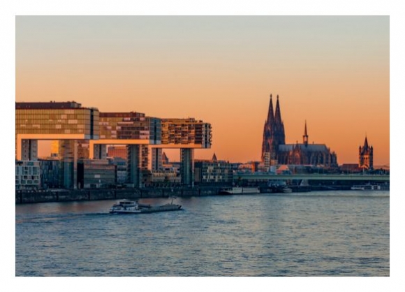 Postkarte: Skyline Köln Kranhäuser und Dom
